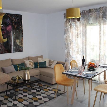 פואנגירולה Los Boliches Holidays Suites מראה חיצוני תמונה