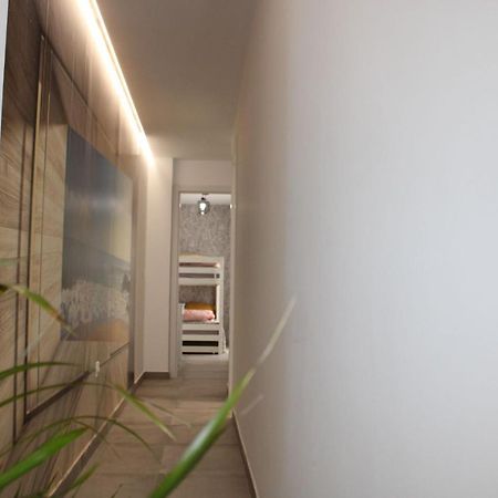 פואנגירולה Los Boliches Holidays Suites מראה חיצוני תמונה