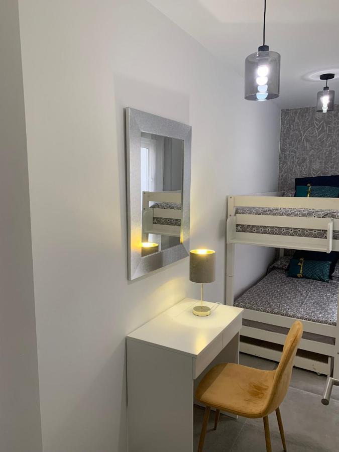 פואנגירולה Los Boliches Holidays Suites מראה חיצוני תמונה