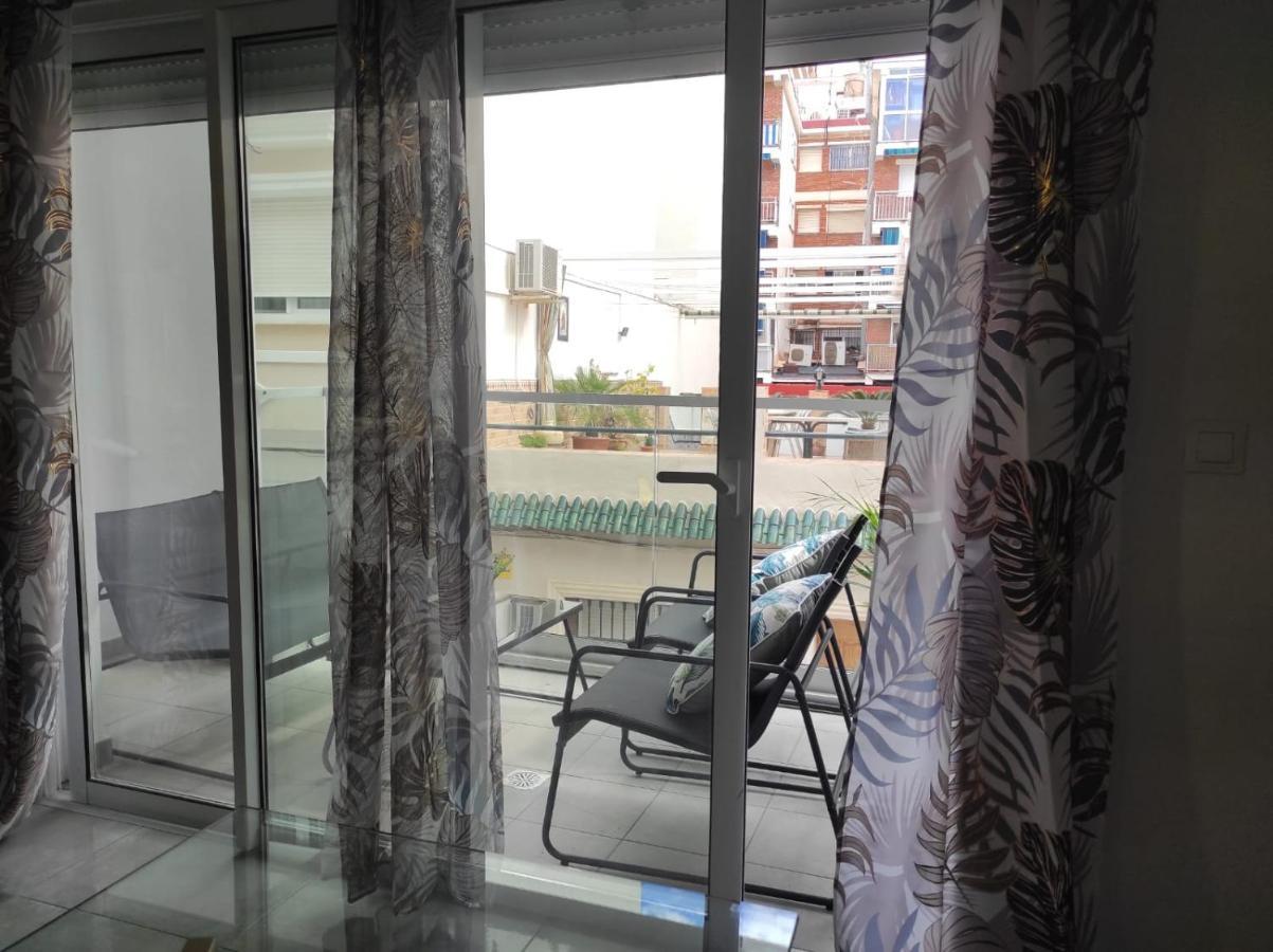 פואנגירולה Los Boliches Holidays Suites מראה חיצוני תמונה