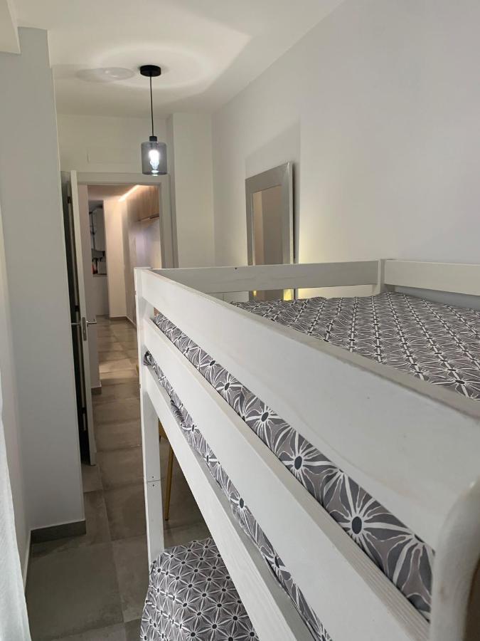 פואנגירולה Los Boliches Holidays Suites מראה חיצוני תמונה