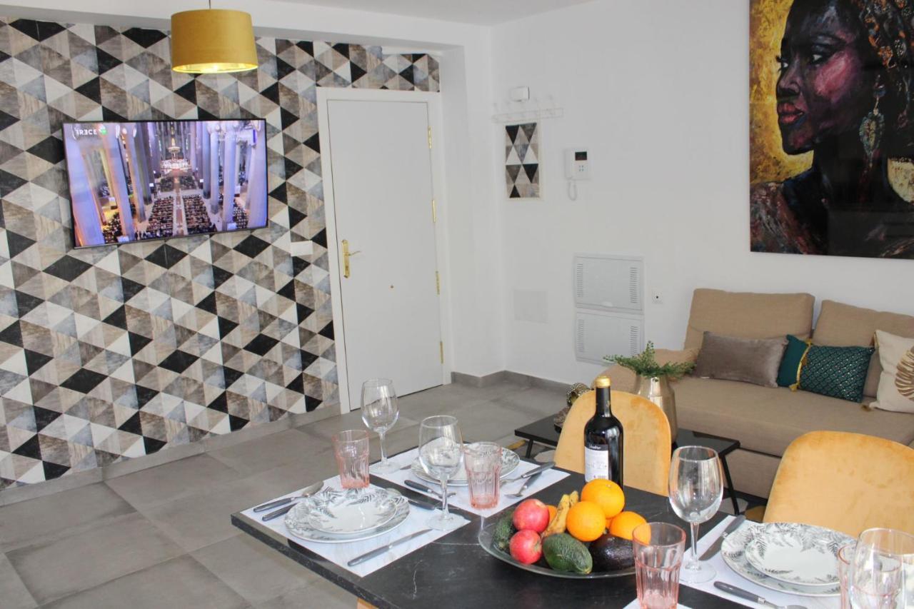 פואנגירולה Los Boliches Holidays Suites מראה חיצוני תמונה