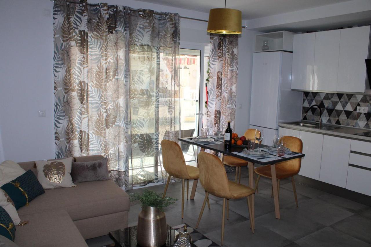 פואנגירולה Los Boliches Holidays Suites מראה חיצוני תמונה