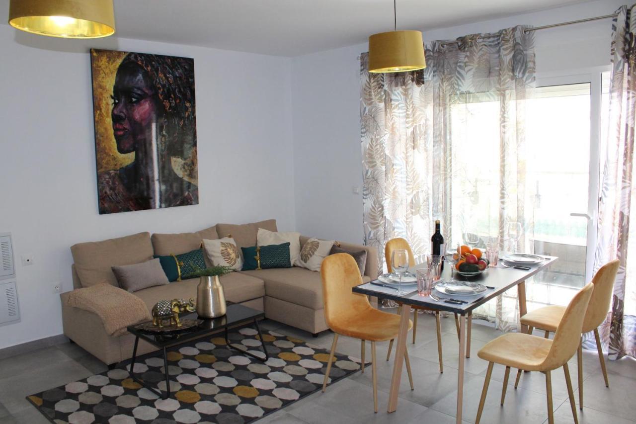 פואנגירולה Los Boliches Holidays Suites מראה חיצוני תמונה