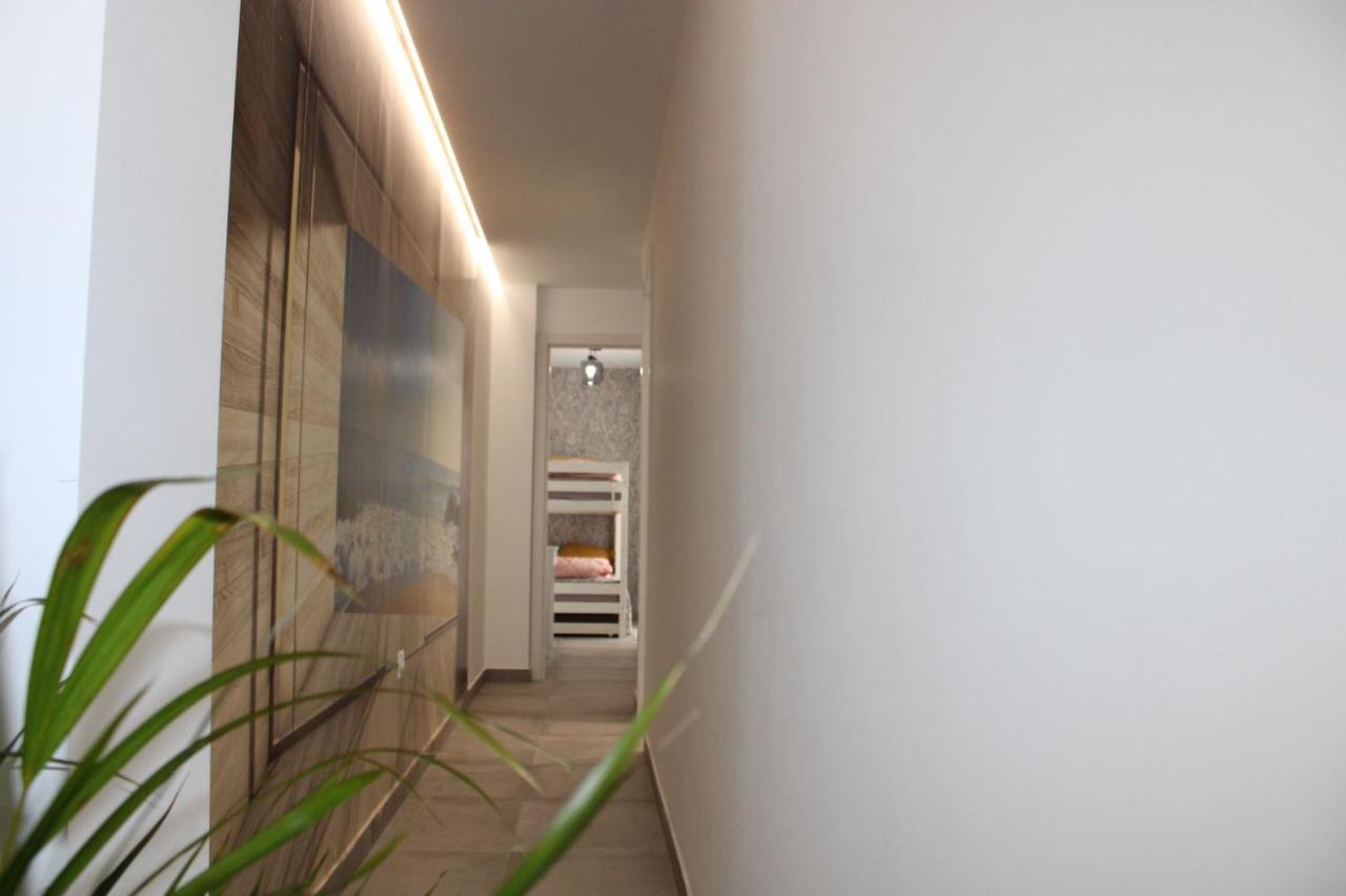 פואנגירולה Los Boliches Holidays Suites מראה חיצוני תמונה