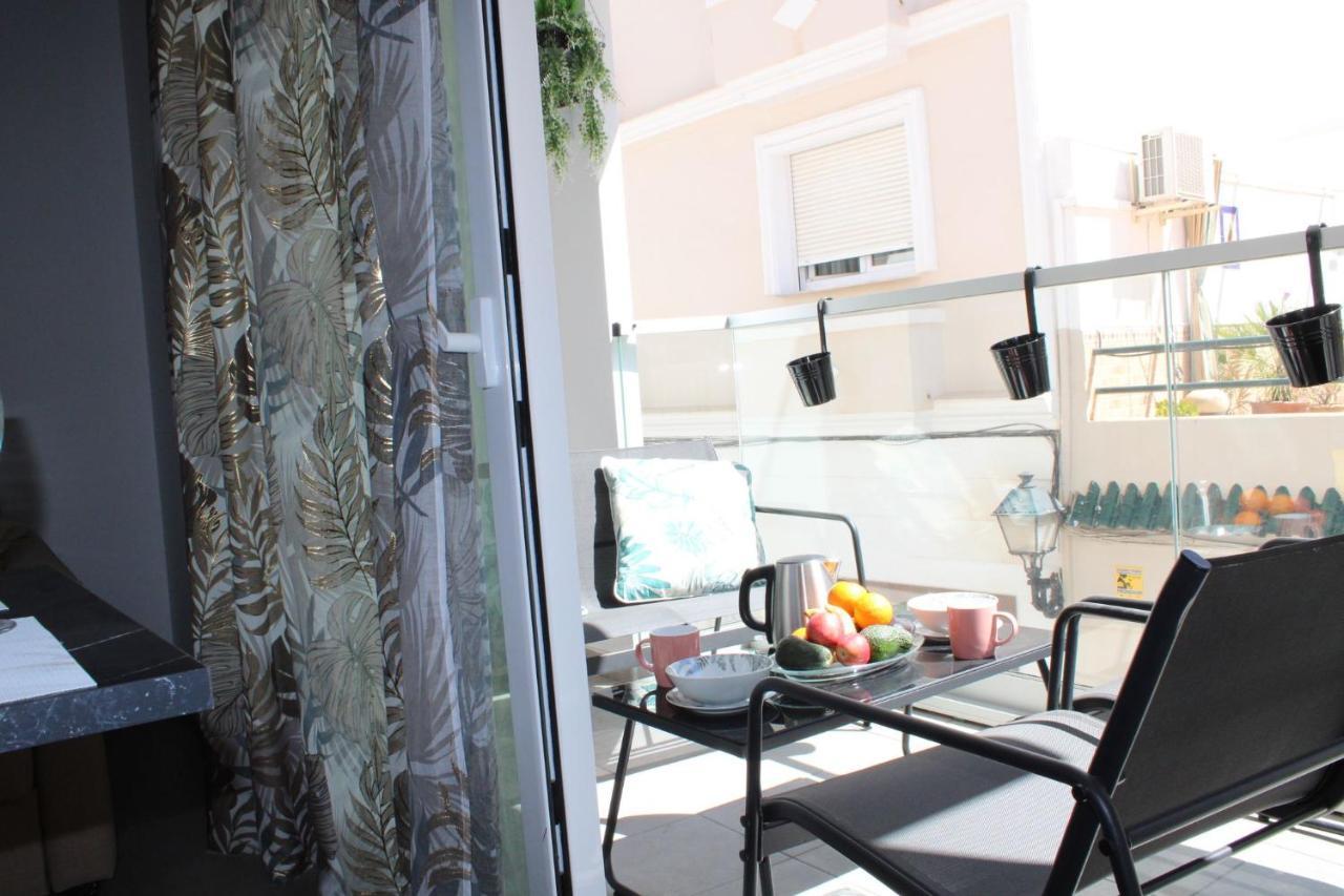 פואנגירולה Los Boliches Holidays Suites מראה חיצוני תמונה