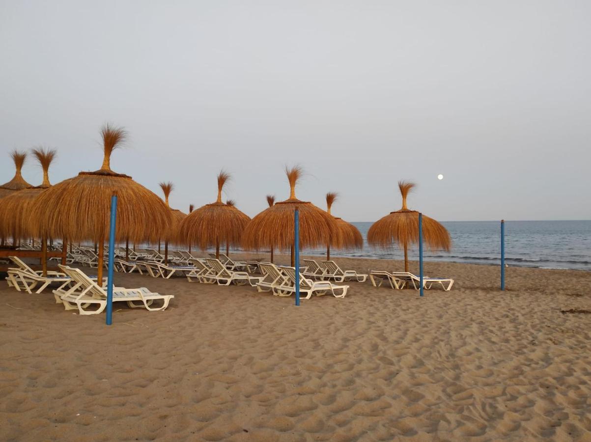 פואנגירולה Los Boliches Holidays Suites מראה חיצוני תמונה