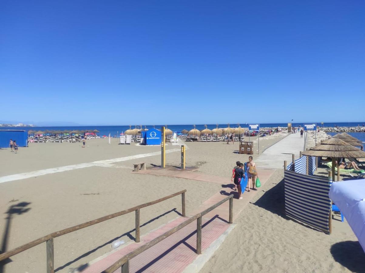 פואנגירולה Los Boliches Holidays Suites מראה חיצוני תמונה